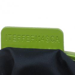 مملوكة مسبقًا حقيبة كتف بربري جلد لامع أخضر