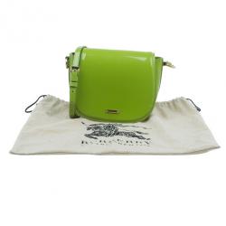 مملوكة مسبقًا حقيبة كتف بربري جلد لامع أخضر