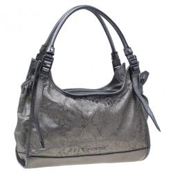 مملوكة مسبقًا Burberry Metallic Grey Leather Degrade Lace Large Avondale Bag