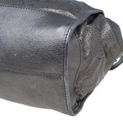 مملوكة مسبقًا Burberry Metallic Grey Leather Degrade Lace Large Avondale Bag