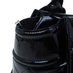 مملوكة مسبقًا Burberry Black Quilted Patent Manor Satchel