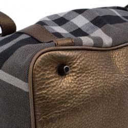 مملوكة مسبقًا حقيبة يد بربري كانفاس نوفاتشيك لامع