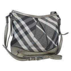 مملوكة مسبقًا حقيبة بربري كانفاس ذهبي ميتالك نوفاتشيك كروس