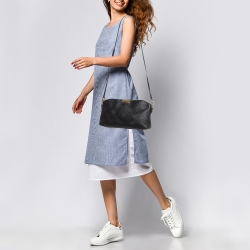 Pre Owned Burberry Black House Check Embossed Leather Peyton Crossbody Bag