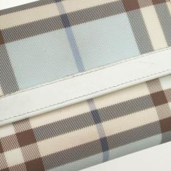 مملوكة مسبقًا Burberry Light Blue Nova Check Continental Wallet