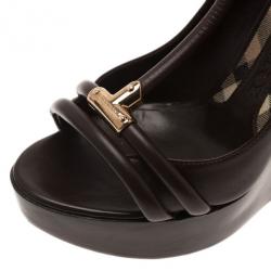 مملوكة مسبقًا Burberry Brown Leather T Strap Wedge Pumps Size 37
