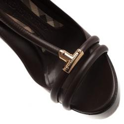 مملوكة مسبقًا Burberry Brown Leather T Strap Wedge Pumps Size 37