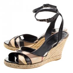 مملوكة مسبقًا صندل بربري كانفاس نوفاتشيك وجلد أسود لامع كعب روكي إسبادريل مقاس 38