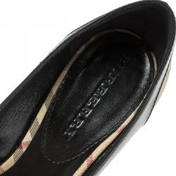 مملوكة مسبقًا Burberry Black Leather and Novacheck Canvas Peep Toe Pumps Size 38