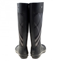 مملوكة مسبقًا Burberry Black Rubber and Beat Check Fabric Rain Boots Size 36