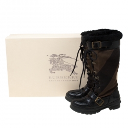 مملوكة مسبقًا Burberry Black Leather And Brown Mega Check Canvas Lace Up Fur Lined High Weather Boots Size 36