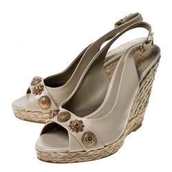 مملوكة مسبقًا صندل بربري مرصع مقدمة مفتوحة فتحة كعب كعب روكي نعل سميك اسبادريل جلد بيج مقاس 37.5