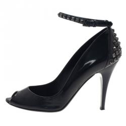 مملوكة مسبقًا Burberry Black Patent Studded Ankle Strap Pumps Size 39