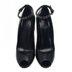 مملوكة مسبقًا Burberry Black Patent Studded Ankle Strap Pumps Size 39