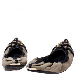 Pre Owned Burberry Khaki Canvas Buckle Detail Scrunch Ballet Flats Size 39