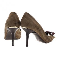 مملوكة مسبقًا Burberry Beige Plaid Canvas Patent Leather Bow Detail Peep Toe Pumps Size 40
