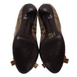 مملوكة مسبقًا Burberry Beige Plaid Canvas Patent Leather Bow Detail Peep Toe Pumps Size 40