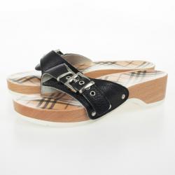 مملوكة مسبقًا Burberry Black Leather Buckle Wooden Clogs Size 37