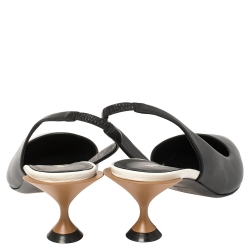 مملوكة مسبقًا صندل بربري مزين بفيونكة و بفتحة كعب جلد و جلد لامع أسود مقاس 36