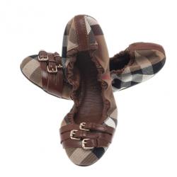 مملوكة مسبقًا Burberry Novacheck Canvas and Leather Buckle Ballet Flats Size 39