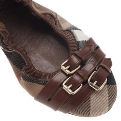 مملوكة مسبقًا Burberry Novacheck Canvas and Leather Buckle Ballet Flats Size 39