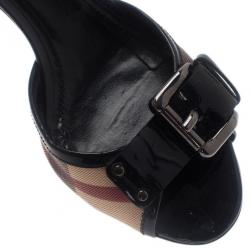 Pre Owned Burberry Novacheck Buckle Slides Size 38