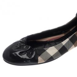 مملوكة مسبقًا Burberry Black Patent Cap Toe House Check Ballet Flats Size 39