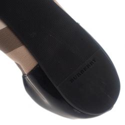 مملوكة مسبقًا Burberry Black Patent Cap Toe House Check Ballet Flats Size 39