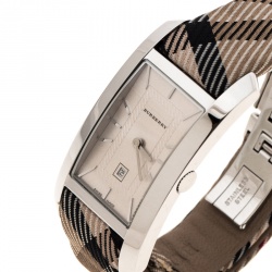 Pre Owned Burberry Silver White Stainless Steel Heritage BU1050 Women's Wristwatch 25 mm