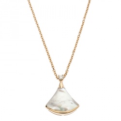 Pre Owned Bvlgari Divas' Dream Diamond & Mother of Pearl 18k Rose Gold Pendant Necklace