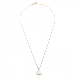 Pre Owned Bvlgari Divas' Dream Diamond & Mother of Pearl 18k Rose Gold Pendant Necklace