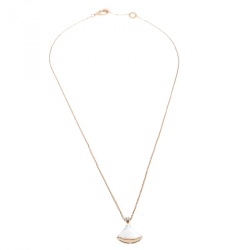 Pre Owned Bvlgari Divas' Dream Diamond & Mother of Pearl 18k Rose Gold Pendant Necklace