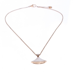 Pre Owned Bvlgari Divas' Dream Diamond & Mother of Pearl 18k Rose Gold Pendant Necklace