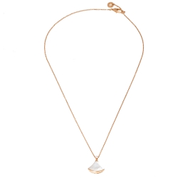 Pre Owned Bvlgari Divas' Dream Diamond Mother of Pearl 18K Rose Gold Pendant Necklace