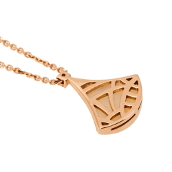 Pre Owned Bvlgari Divas' Dream Diamond Mother of Pearl 18K Rose Gold Pendant Necklace