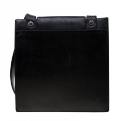 مملوكة مسبقًا حقيبة كتف بربري جلد سوداء