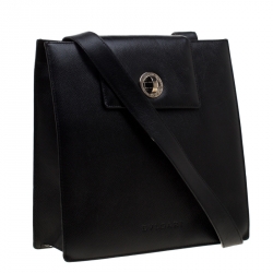 مملوكة مسبقًا حقيبة كتف بربري جلد سوداء