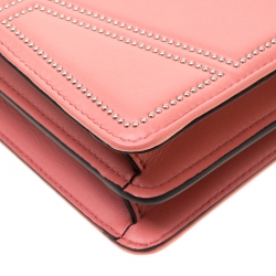 مملوكة مسبقًا Bvlgari Pink Studded Leather Medium Serpenti Forever Shoulder Bag