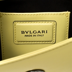 مملوكة مسبقًا حقيبة كتف بلغاري قلاب فورفر سربنتي جلد صفراء