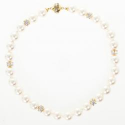 Pre Owned Carolina Herrera Faux Pearl Necklace