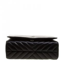 Pre Owned Carolina Herrera Black Quilted Leather Flap Bag