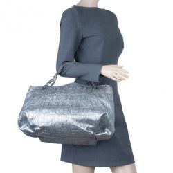 Pre Owned Carolina Herrera Silver Metallic Leather Poppy Tote