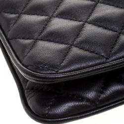 Pre Owned Carolina Herrera Black Quilted Leather Chain Clutch