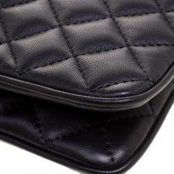 Pre Owned Carolina Herrera Black Quilted Leather Chain Clutch