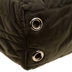 Pre Owned حقيبة كارولينا هيريرا نايلون أخضر داكن مبطن