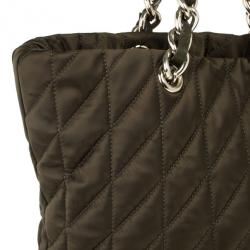 Pre Owned Carolina Herrera Green Nylon Quilted Tote