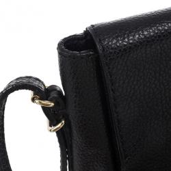 مملوكة مسبقًا Carolina Herrera Black Small Cross Body Bag