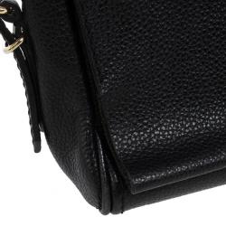 مملوكة مسبقًا Carolina Herrera Black Small Cross Body Bag