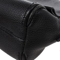 مملوكة مسبقًا Carolina Herrera Black Small Cross Body Bag