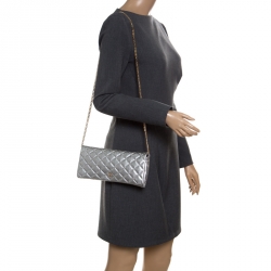 Pre Owned Carolina Herrera Metallic Silver Quilted Leather Chain Clutch